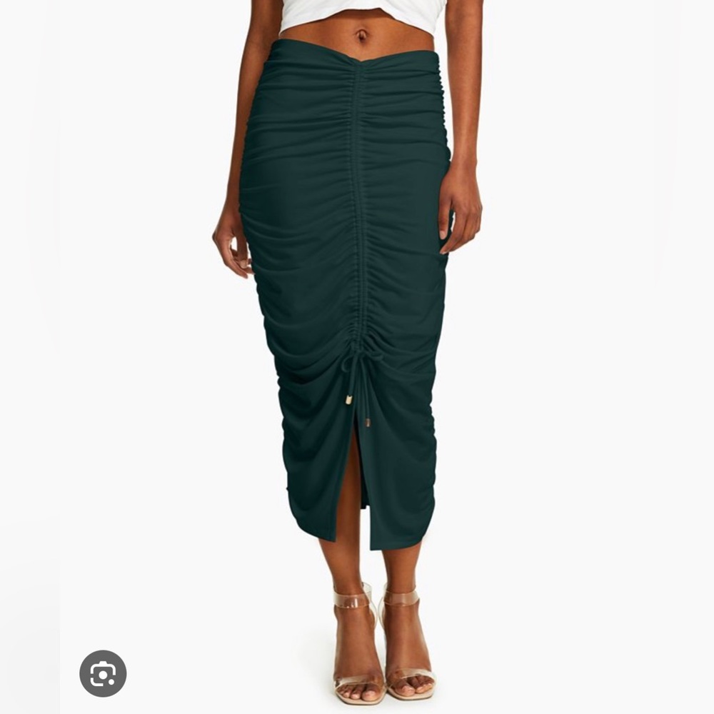 Cinched midi skirt.